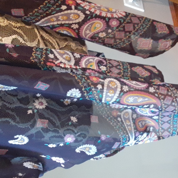 Gorgeous Coverup....Excellent condition - Picture 3 of 7